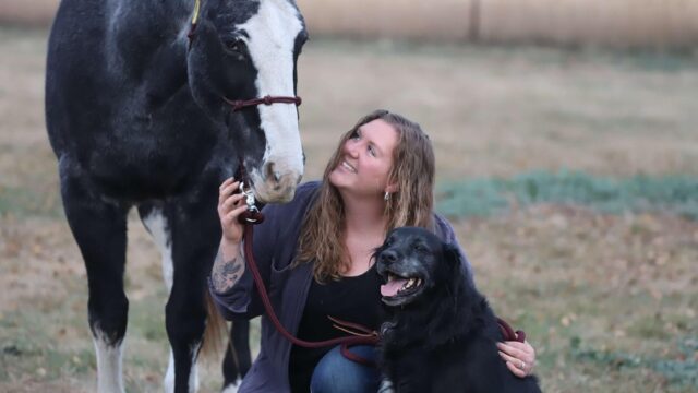 Looking-at-Chey-with-Dexter-photoutils.com_